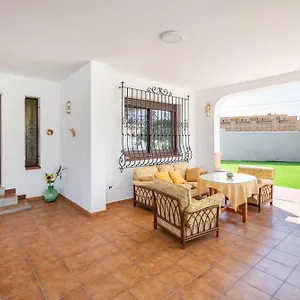  Сasa de vacaciones Casa En Con Barbacoa Y Jardin, Cerca De La Playa